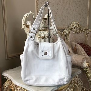 • MARC JACOBS WHITE SHOULDER BAG •